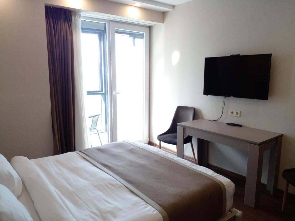 Aphrodite Apartments Batumi Bagian luar foto