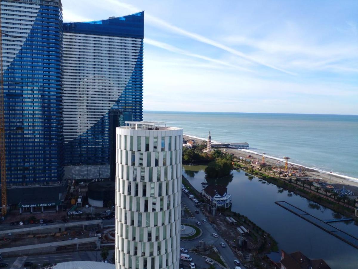 Aphrodite Apartments Batumi Bagian luar foto
