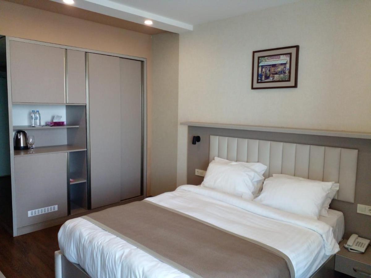 Aphrodite Apartments Batumi Bagian luar foto