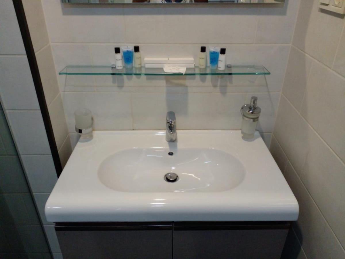 Aphrodite Apartments Batumi Bagian luar foto