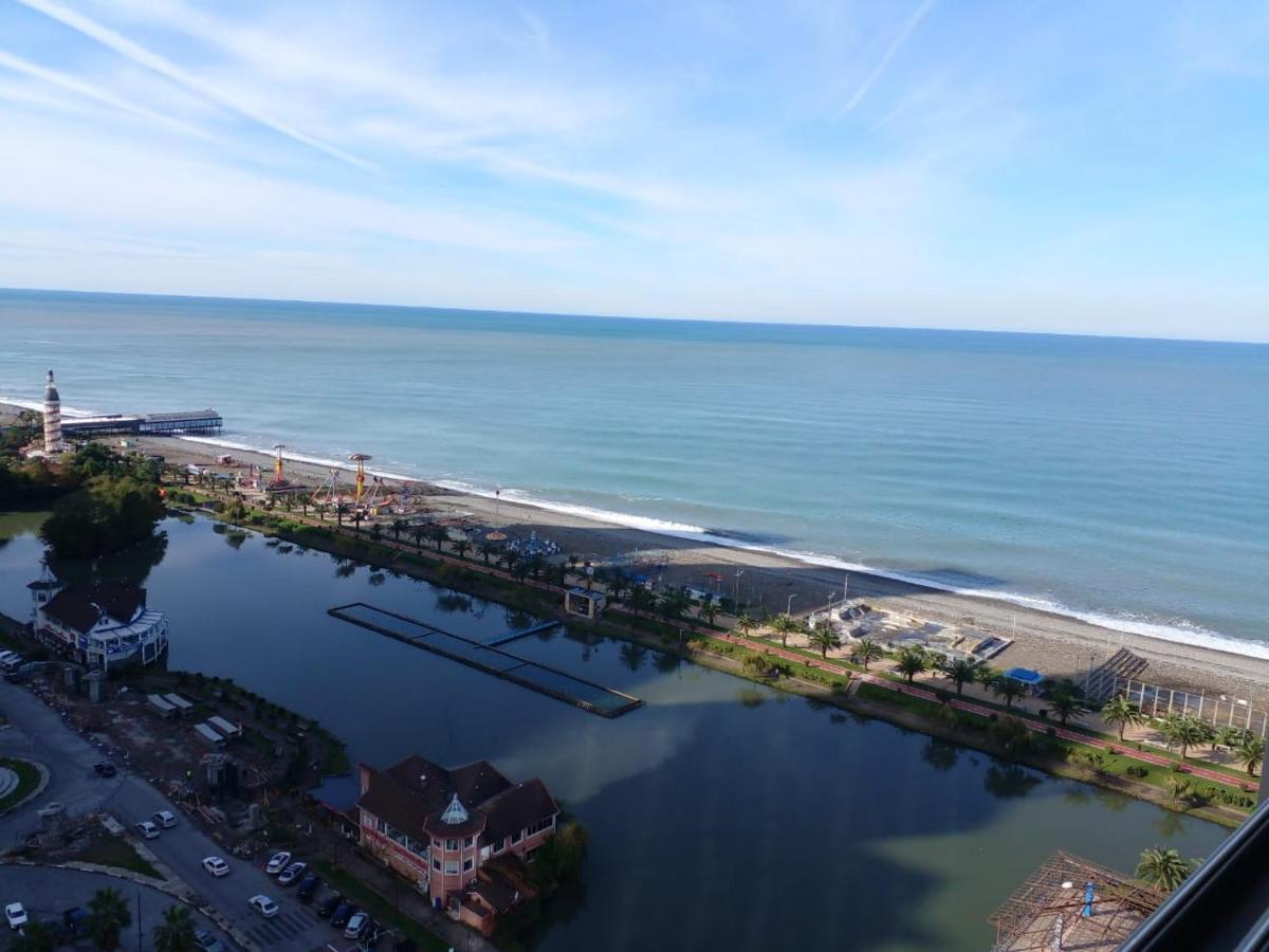 Aphrodite Apartments Batumi Bagian luar foto