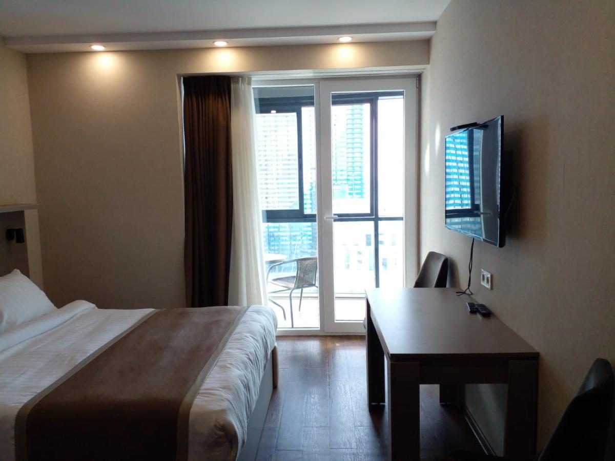 Aphrodite Apartments Batumi Bagian luar foto
