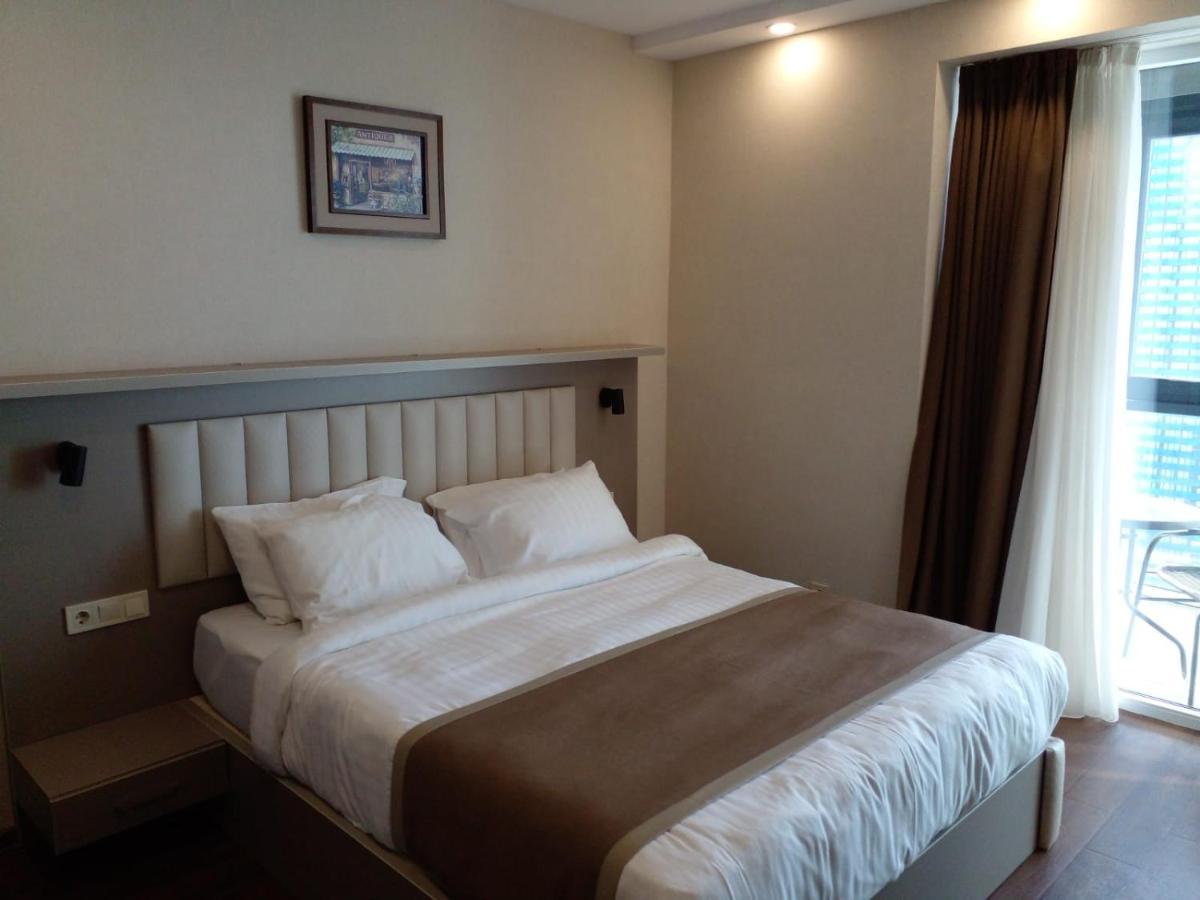 Aphrodite Apartments Batumi Bagian luar foto