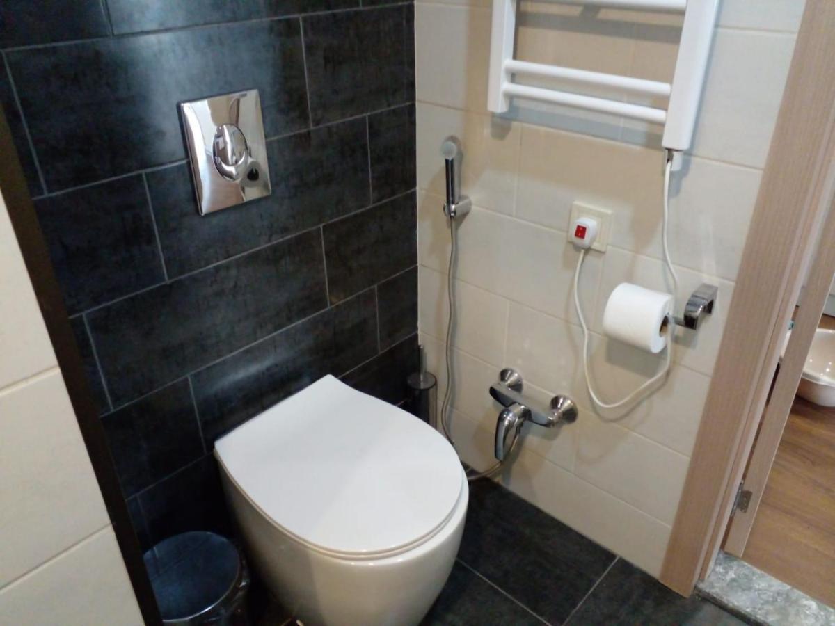 Aphrodite Apartments Batumi Bagian luar foto