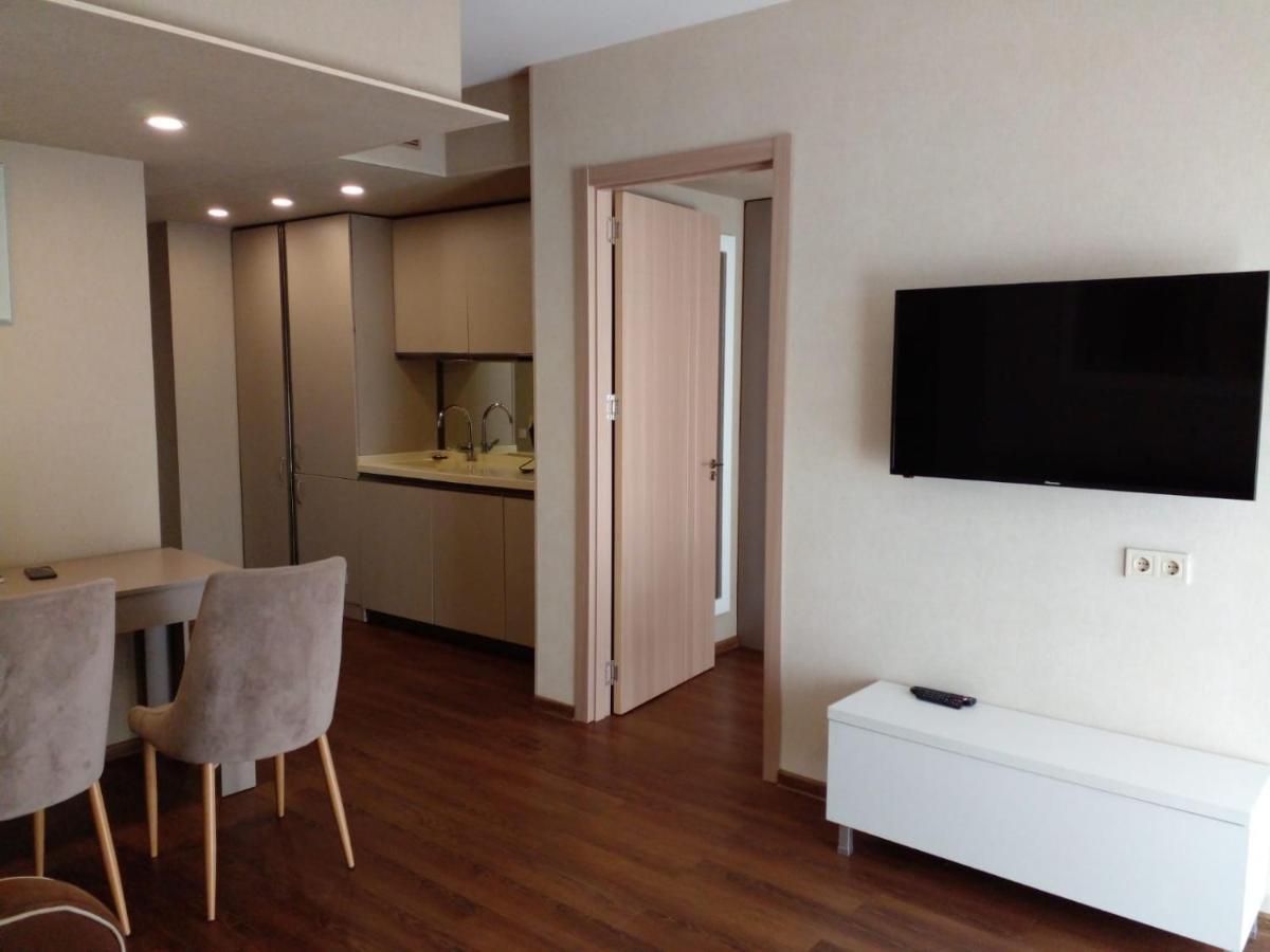 Aphrodite Apartments Batumi Bagian luar foto