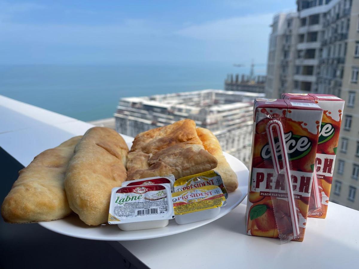 Aphrodite Apartments Batumi Bagian luar foto