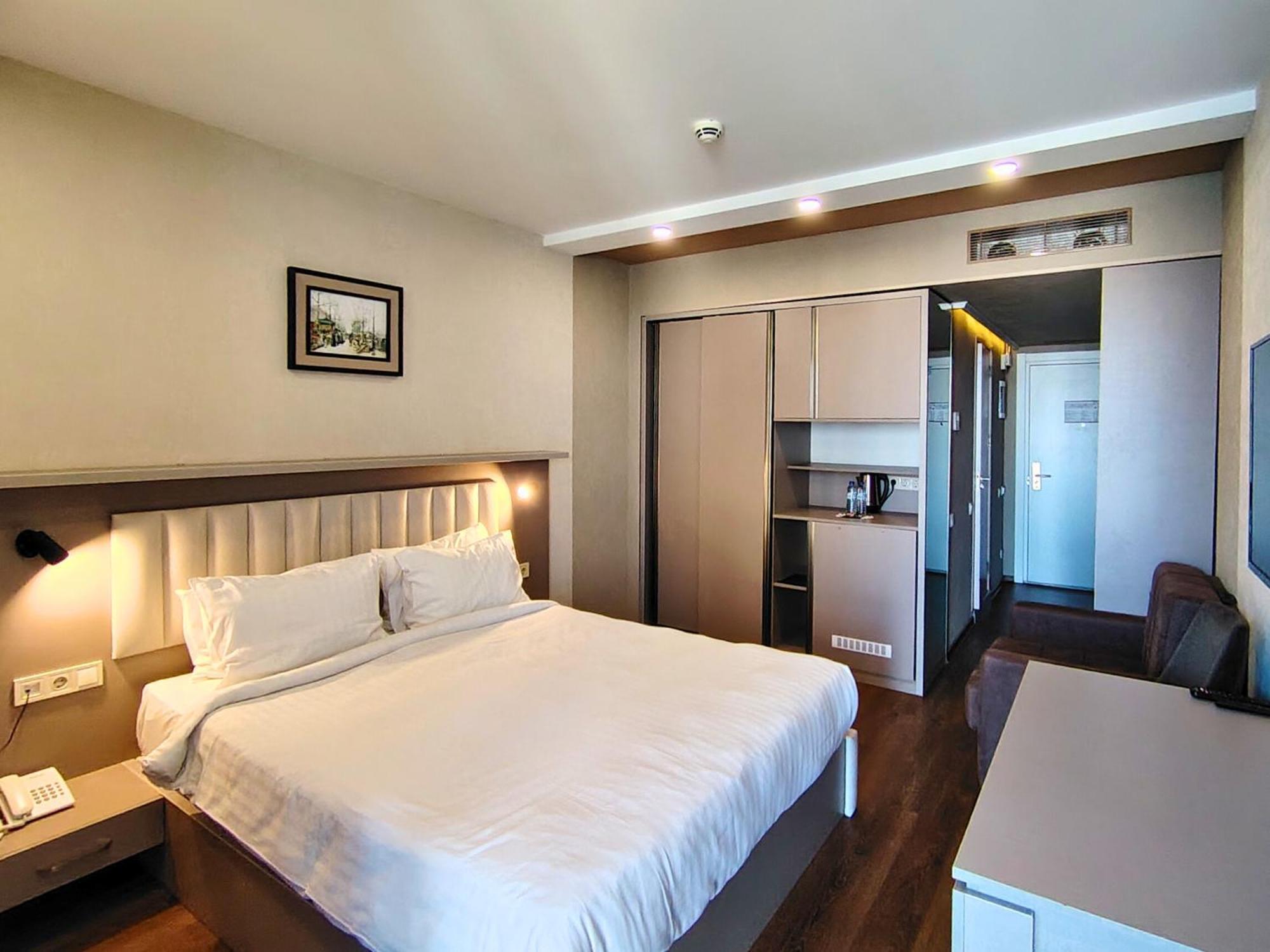 Aphrodite Apartments Batumi Bagian luar foto