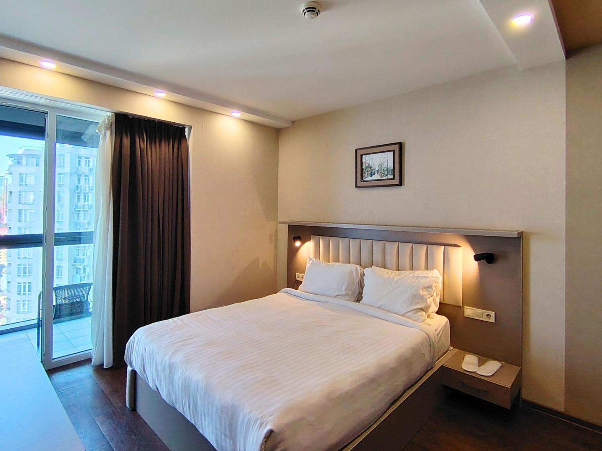 Aphrodite Apartments Batumi Bagian luar foto