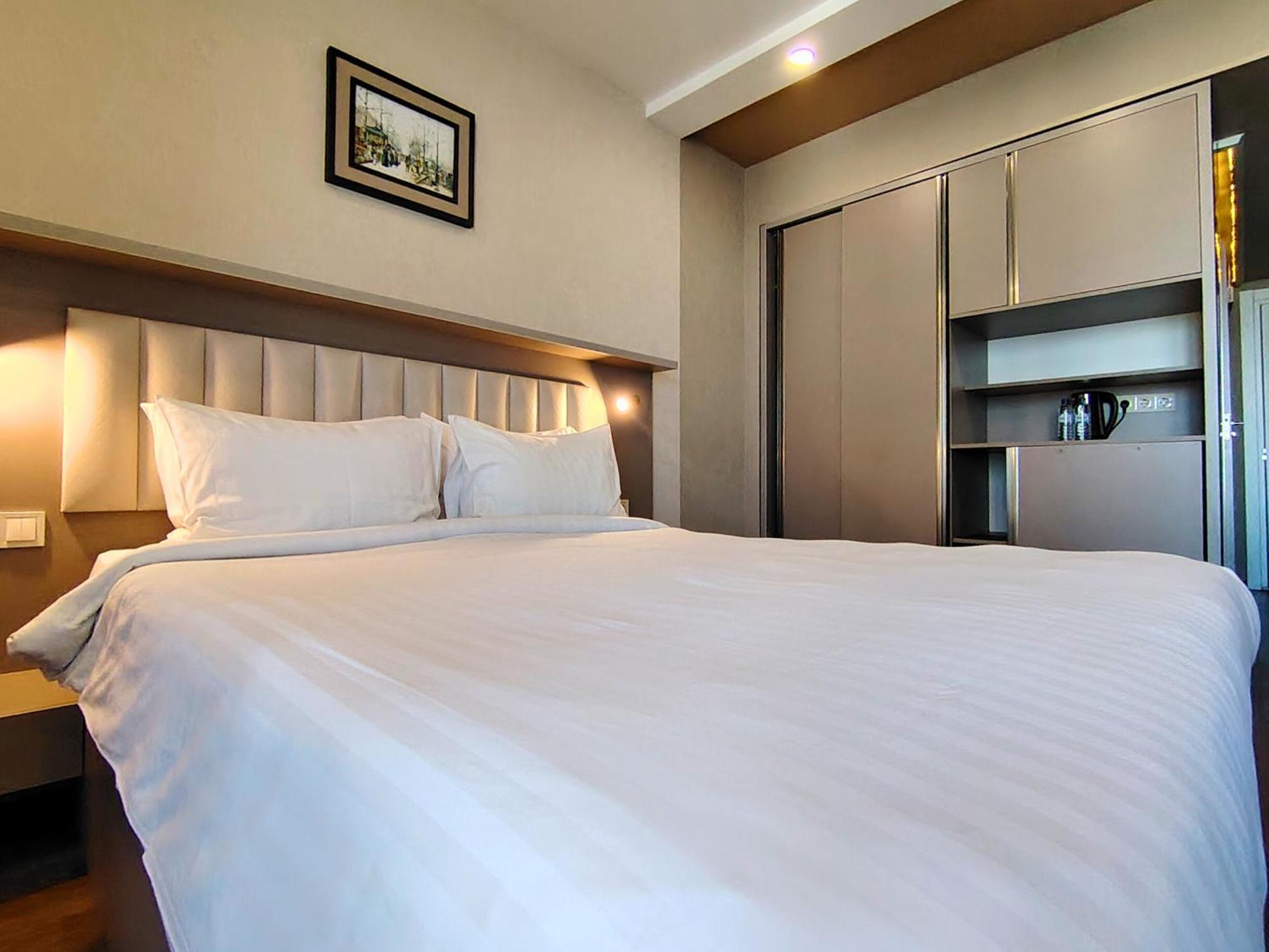 Aphrodite Apartments Batumi Bagian luar foto